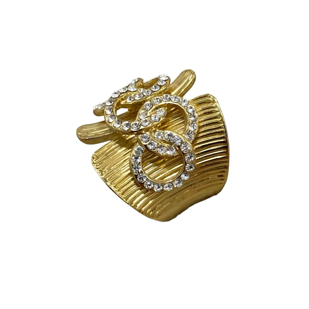 Women’s ring in gold with rhinestones size 7